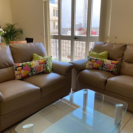 Newly Refurbished Mellieha Central Apartment エクステリア 写真